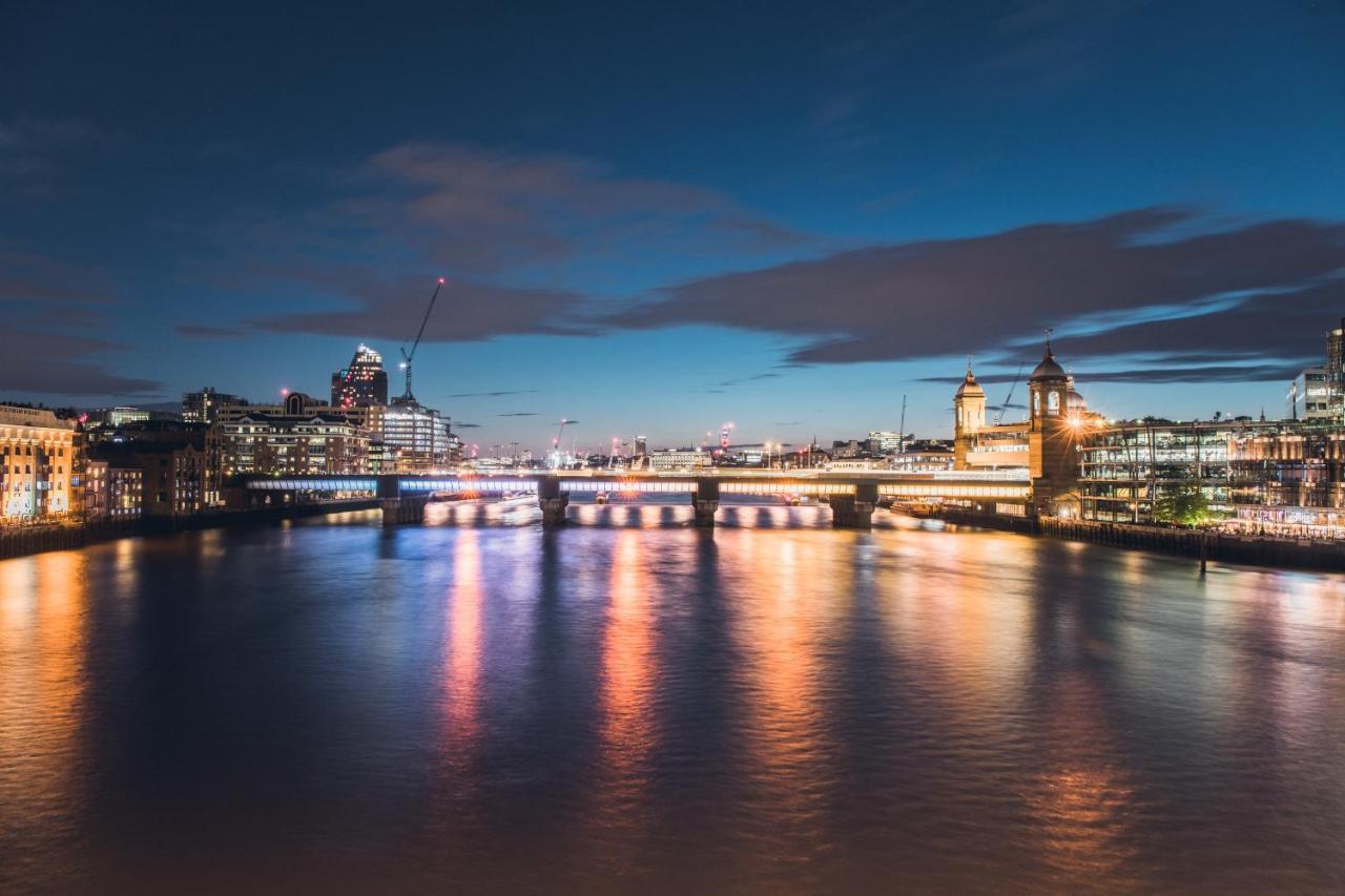 Citizenm London Victoria Station Hotel ภายนอก รูปภาพ