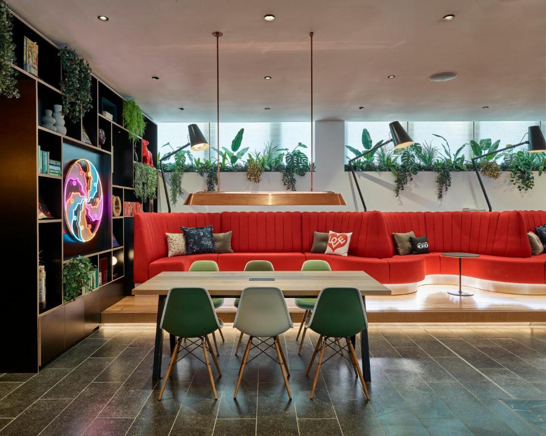 Citizenm London Victoria Station Hotel ภายนอก รูปภาพ