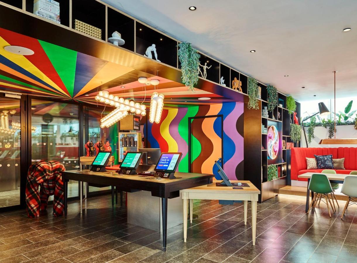 Citizenm London Victoria Station Hotel ภายนอก รูปภาพ