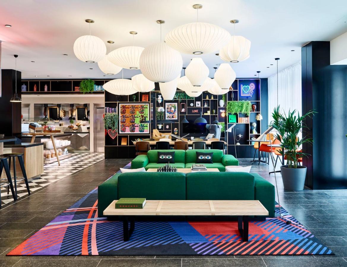 Citizenm London Victoria Station Hotel ภายนอก รูปภาพ